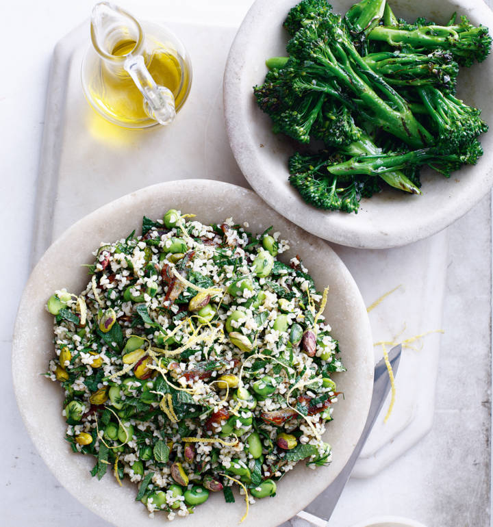 Salad of bulgur, broad beans and dates with griddled broccoli
